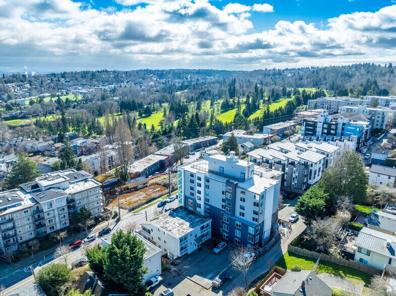 More Photos Of 3046 SW Avalon Way, Seattle Apartments For Sale