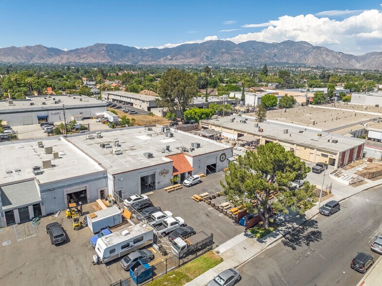 More Photos Of 425 Park Ave, San Fernando Warehouse For Sale
