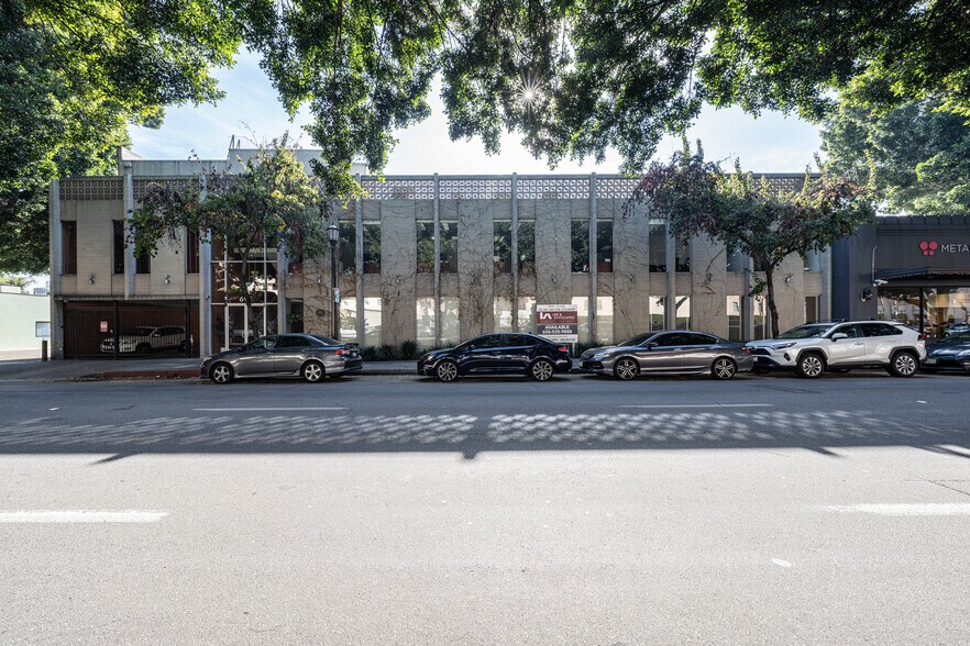 Primary Photo Of 690 E Green St, Pasadena Office For Lease