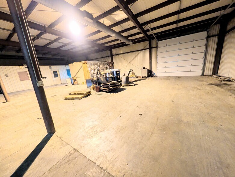 More Photos Of 1469 US Highway 59, Moran Manufacturing For Sale