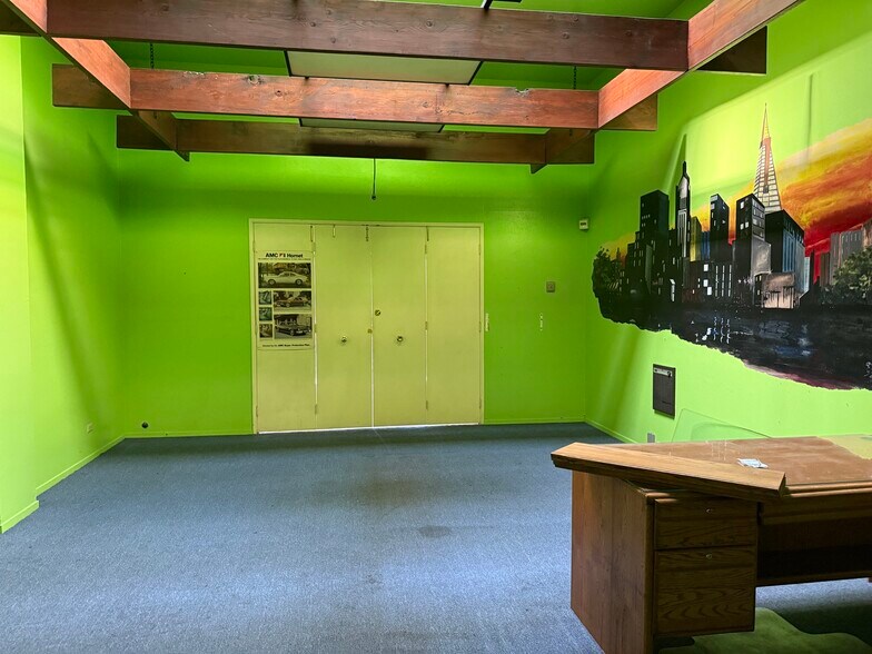 More Photos Of 550 E 10th St, Oakland Warehouse For Lease