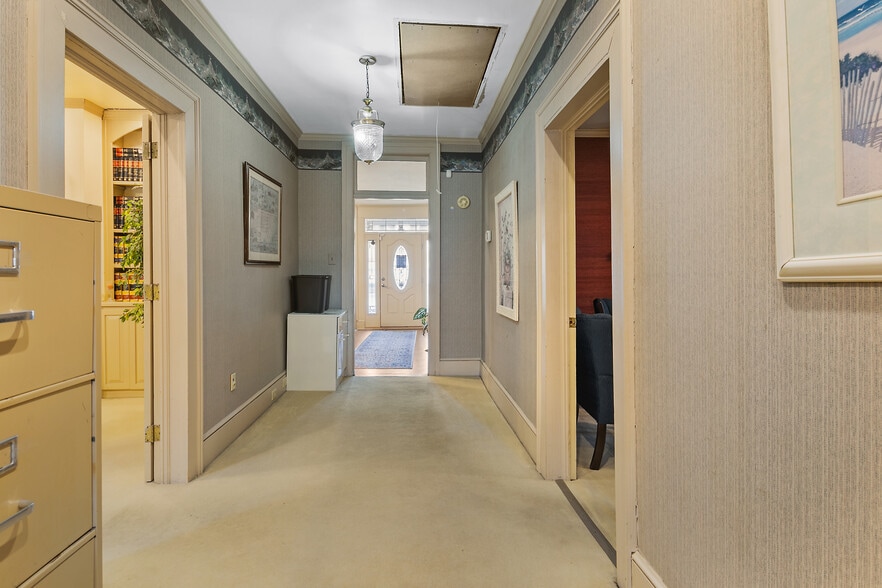 More Photos Of 127 S Cool Spring St, Fayetteville Office For Sale