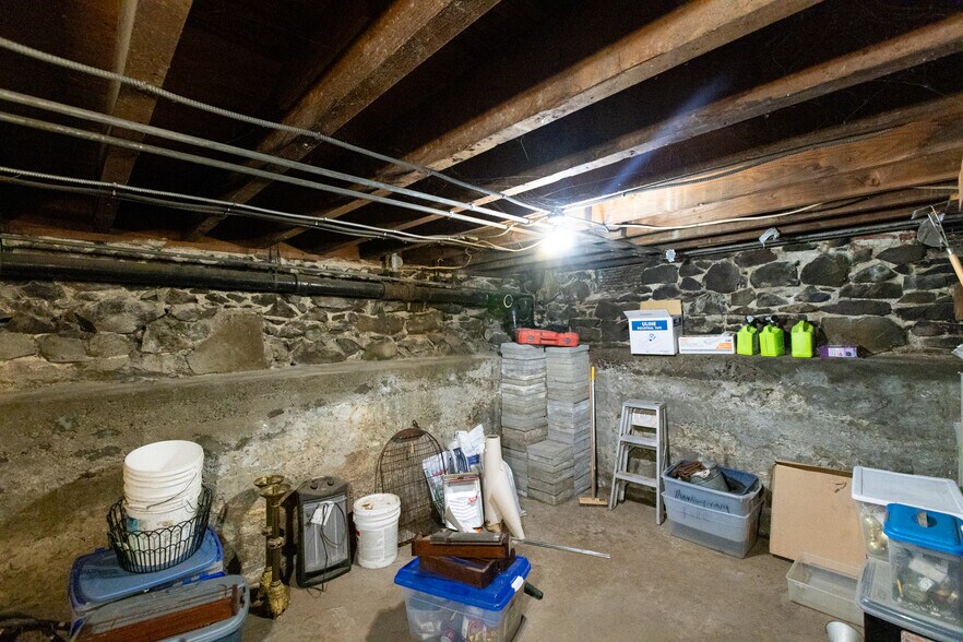 More Photos Of 315 E 2nd St, The Dalles General Retail For Sale