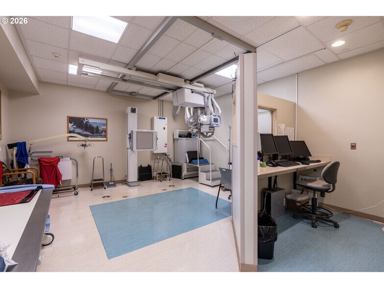 More Photos Of , Coos Bay Office For Sale