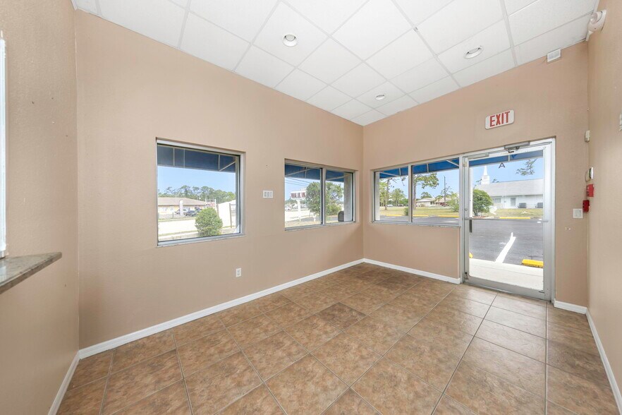 More Photos Of 655 N Indiana Ave, Englewood Medical For Sale