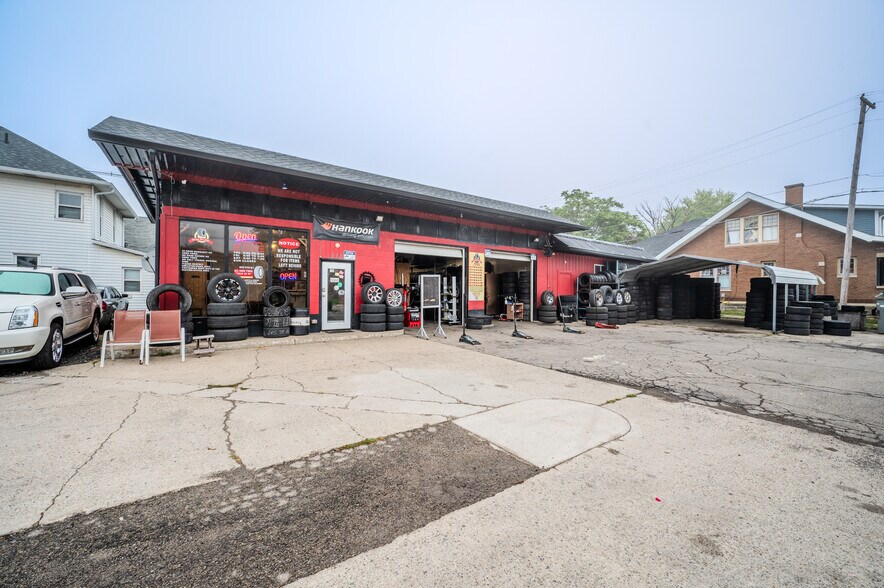 More Photos Of 312 E 14th St, Anderson Auto Repair For Sale