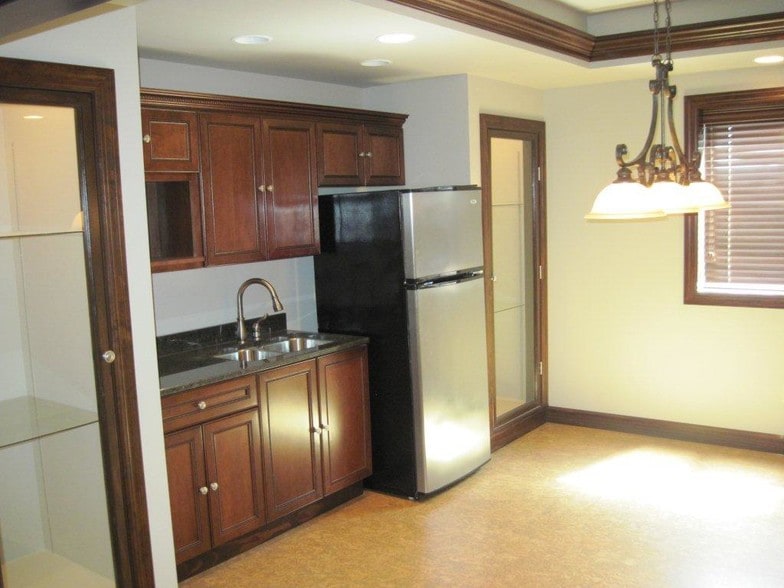 More Photos Of 8236 Wright St, Merrillville Warehouse For Lease