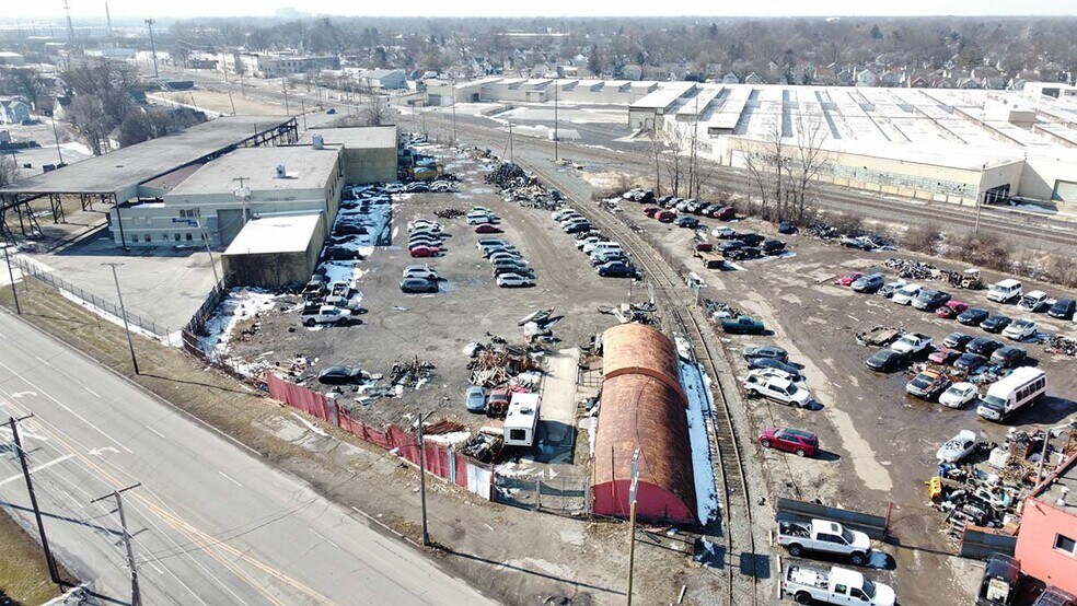 More Photos Of 4105 N Detroit Ave, Toledo Auto Salvage Facility For Sale