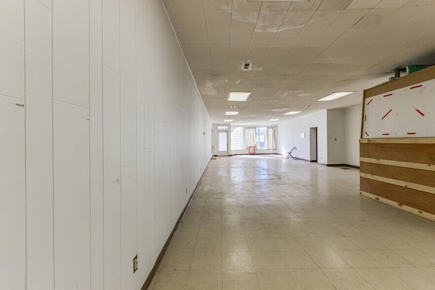 More Photos Of 124 W 6th St, Walsenburg Storefront Retail Office For Sale