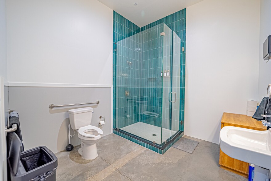 More Photos Of 32 S 1800 W, Lindon Warehouse For Lease