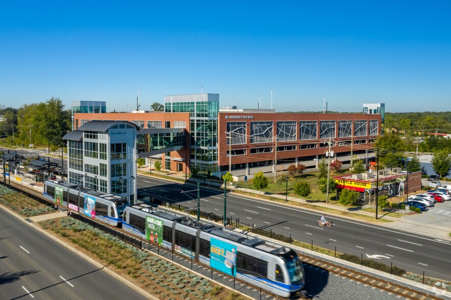 More Photos Of 7205 N Tryon St, Charlotte Freestanding For Lease