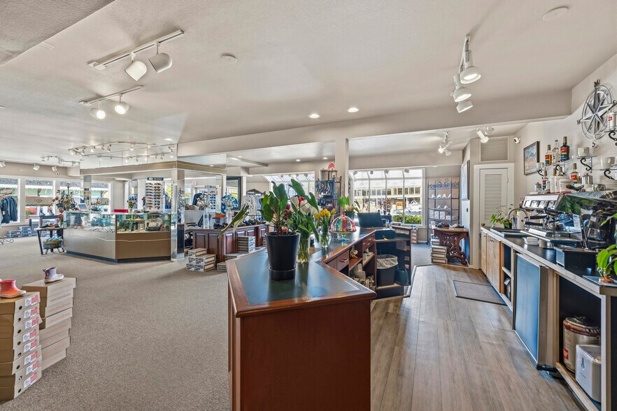 More Photos Of 101-107 S 1st St, La Conner Storefront For Sale