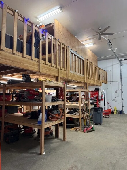 More Photos Of 276 E Danna Ave, Wasilla Warehouse For Sale