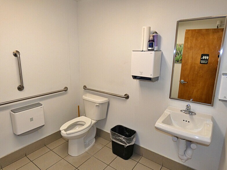 More Photos Of 2495 Elmwood Ave, Buffalo Office For Sale