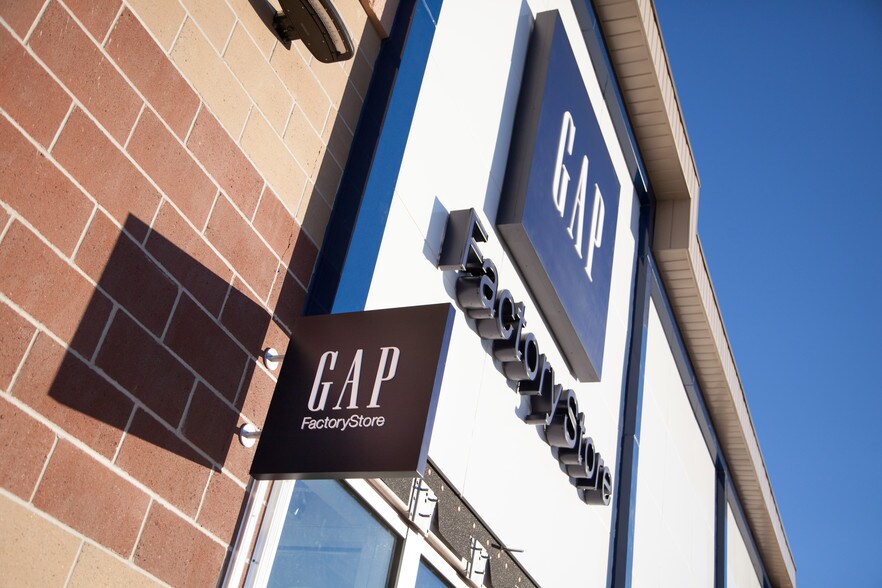 More Photos Of Blackmore Rd, Casper Freestanding For Lease