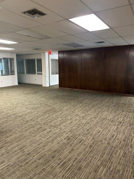 More Photos Of 4526-4532 US Hwy 19, New Port Richey Bank For Lease