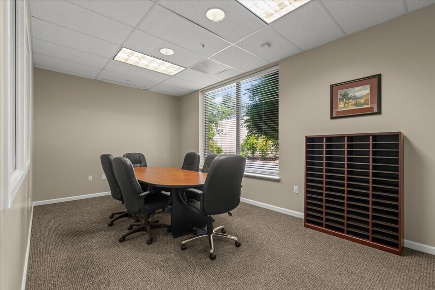 More Photos Of 125 Hangar Way, Watsonville Office For Sale