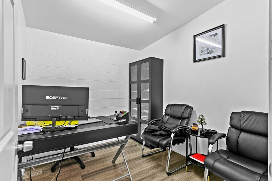 More Photos Of 3133 W Burbank Blvd, Burbank Coworking Space