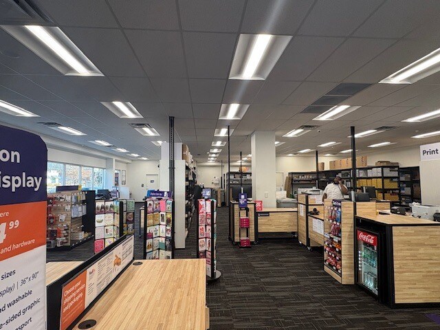 More Photos Of 17 Bryson St, Asheville Garden Center For Sale