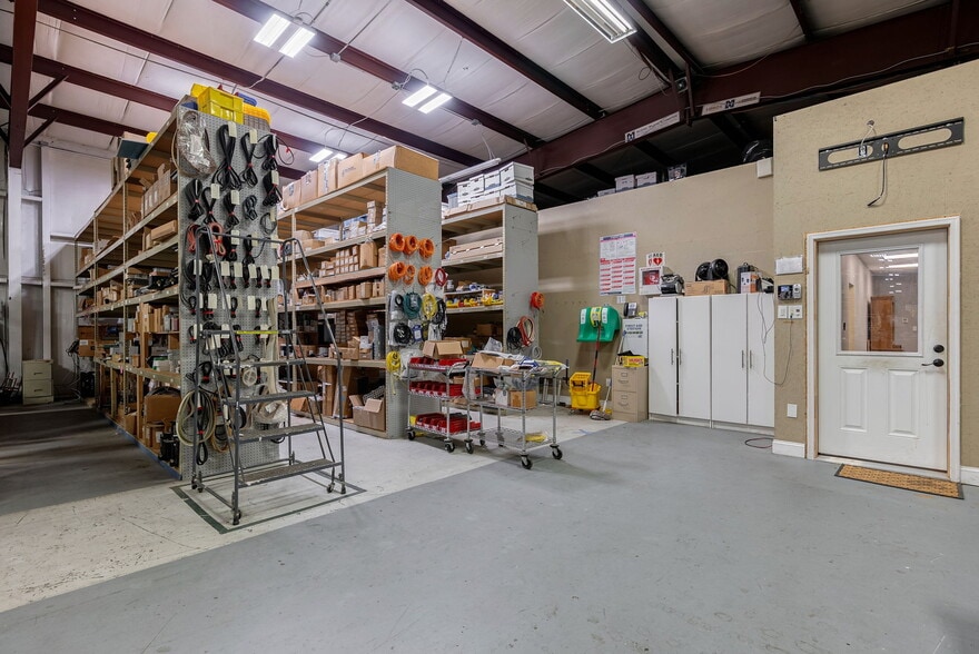 More Photos Of 328 Commerce Blvd, Bogart Warehouse For Sale