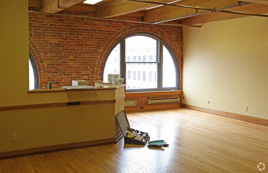 More Photos Of 10 Hale St, Charleston Loft Creative Space For Lease