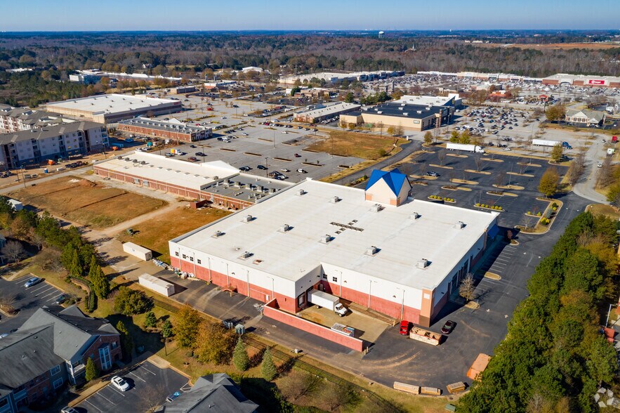 More Photos Of 1901-1945 Jonesboro Rd, McDonough Storefront For Lease