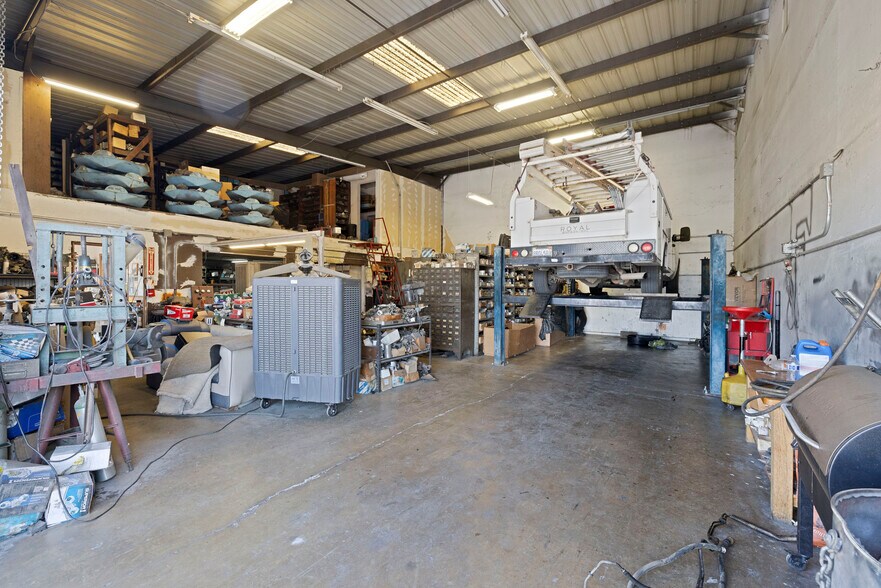 More Photos Of 820 Beckman Rd, Lodi Auto Repair For Lease
