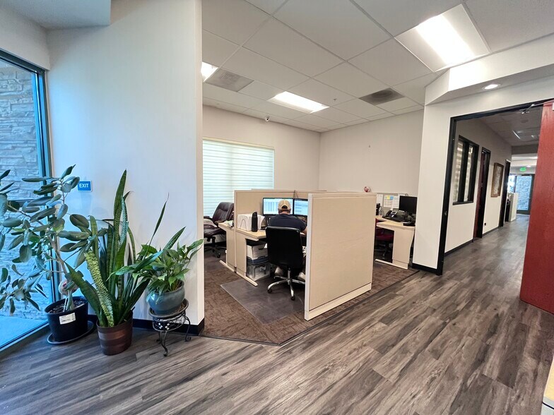 More Photos Of 1935 Chicago Ave, Riverside Office For Sale