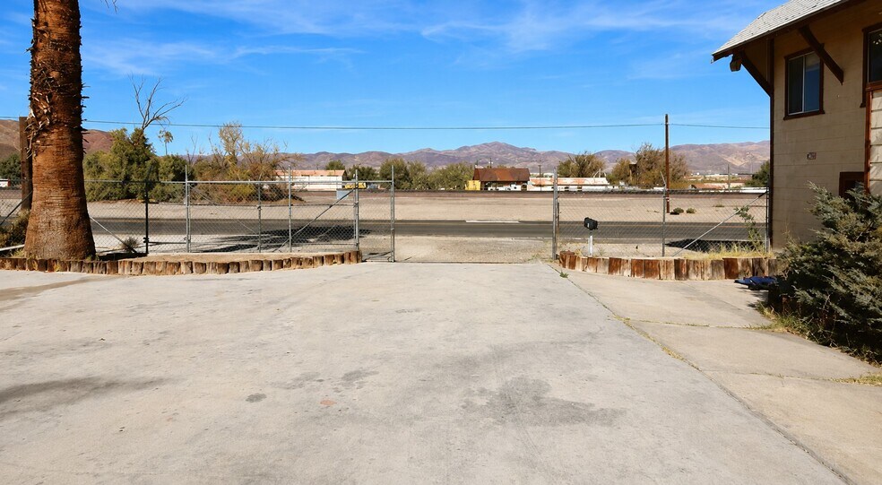 More Photos Of 35633 Highway 66, Daggett Warehouse For Sale