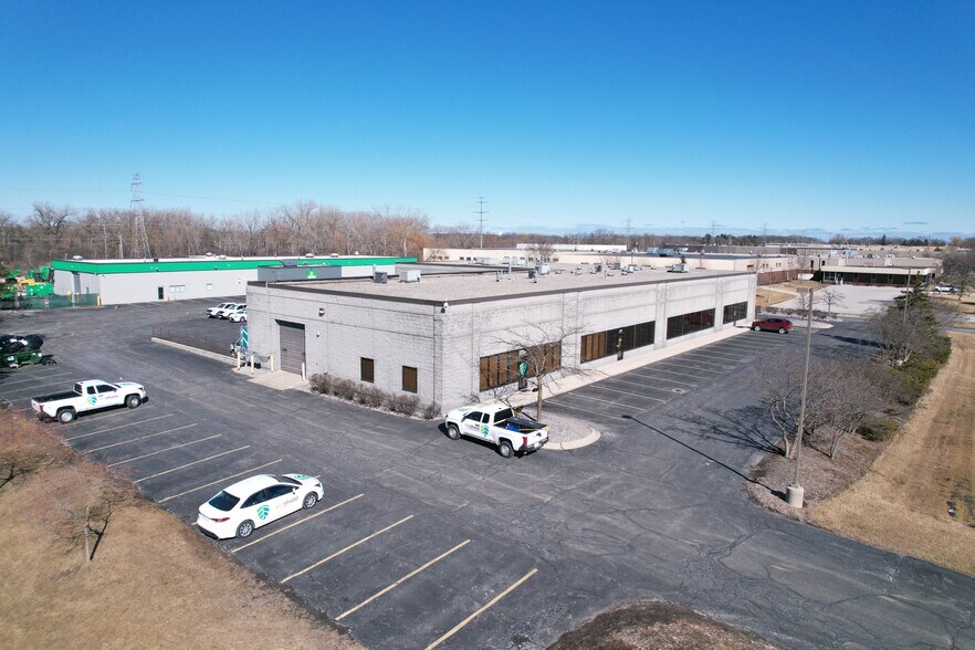 More Photos Of 16500-16540 W Rogers Dr, New Berlin Light Distribution For Sale