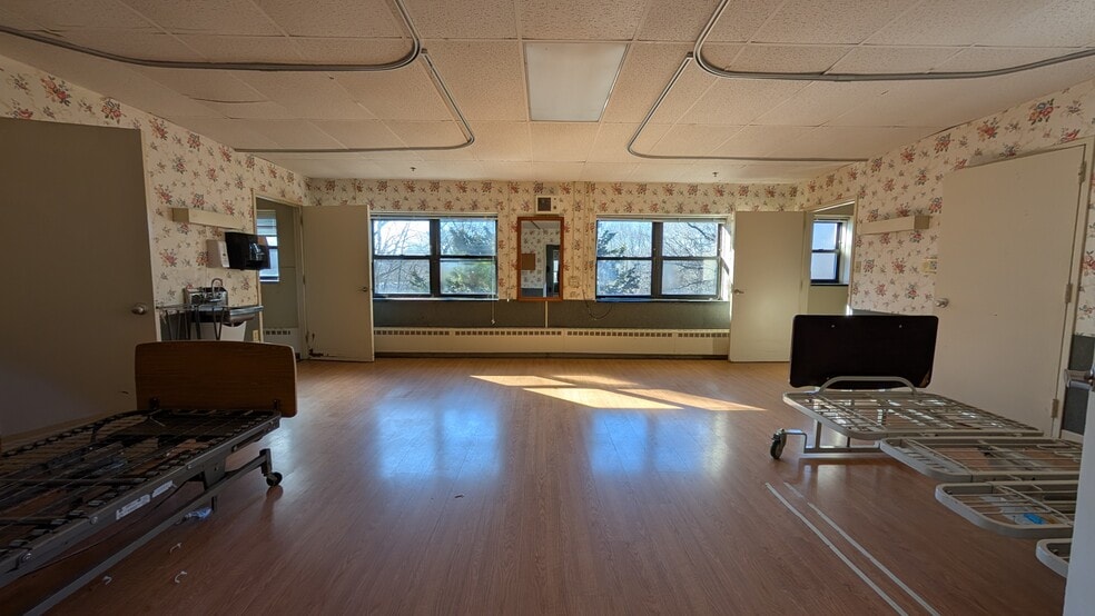 More Photos Of 60 Crouch Ave, Norwich Skilled Nursing Facility For Sale