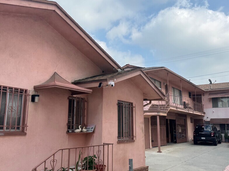 More Photos Of 410 Fischer St, Glendale Apartments For Sale