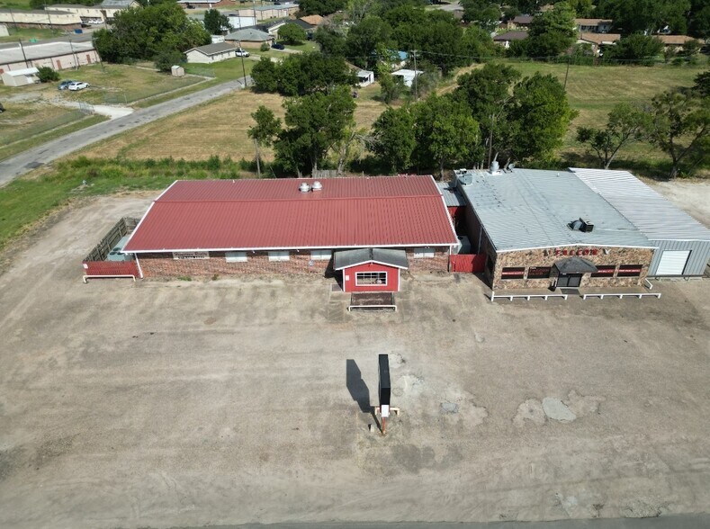More Photos Of 701 N Martin Luther King Jr Hwy, Mexia Restaurant For Sale