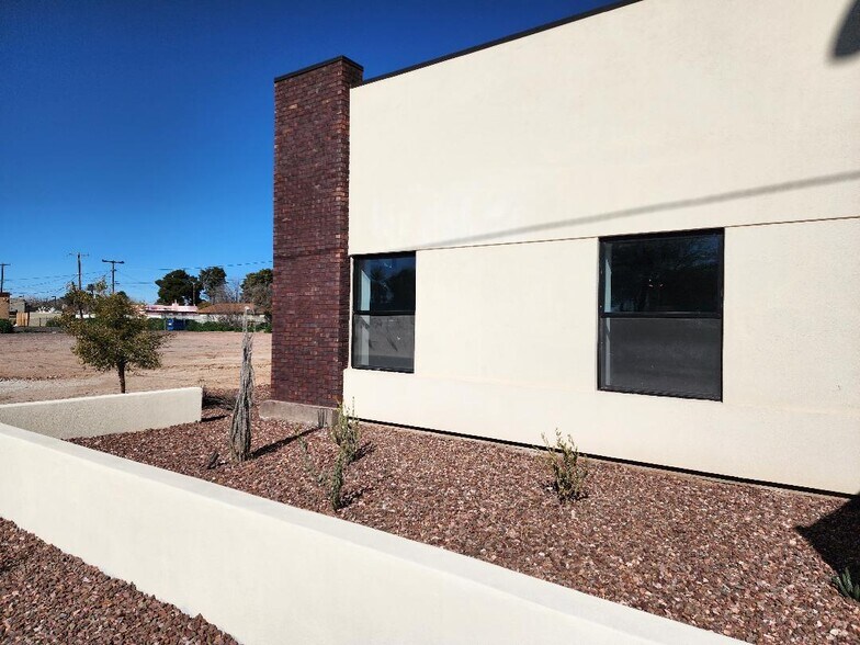 More Photos Of 726 E Monroe Ave, Buckeye Light Distribution For Lease