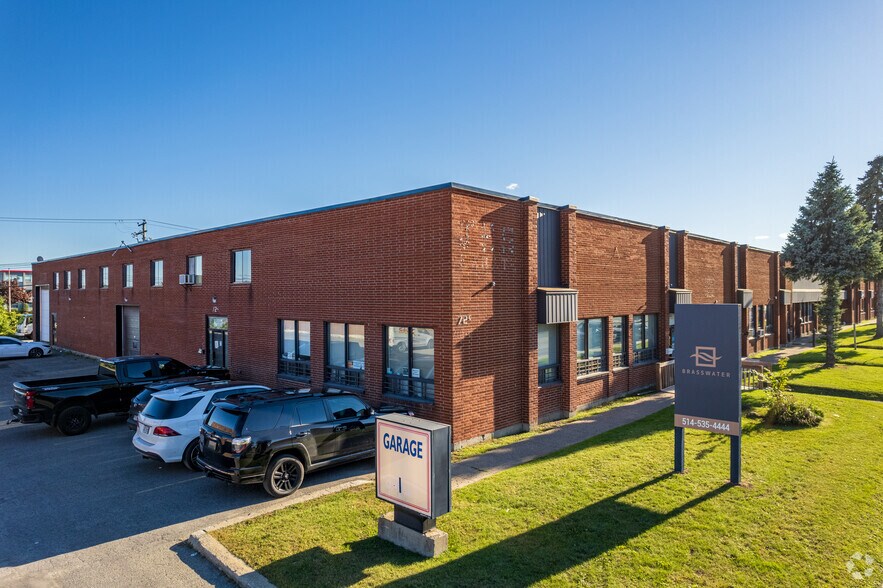 More Photos Of 72 Boul Brunswick, Pointe-claire Service For Lease