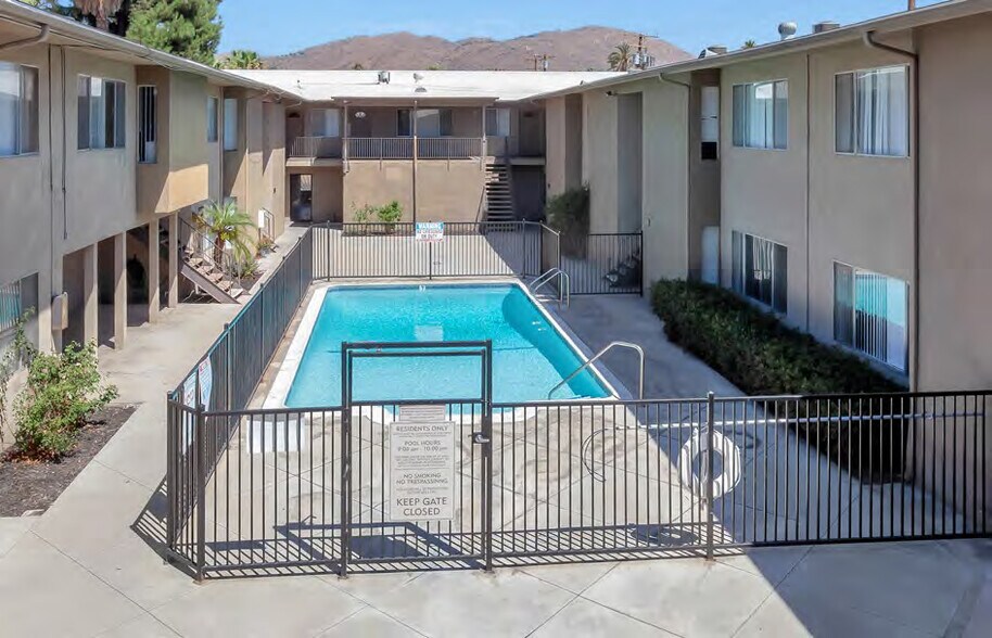 More Photos Of 1480 7th St, Riverside Apartments For Sale