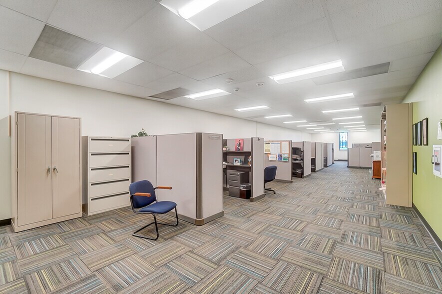 More Photos Of 2025 E 4th St, Lima Light Manufacturing For Sale