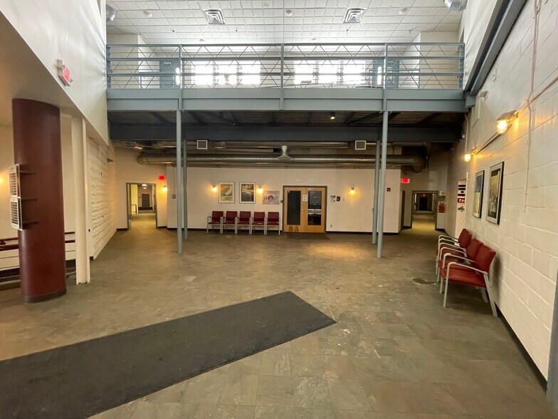 More Photos Of 294 N Winooski Ave, Burlington Storefront Retail Office For Lease