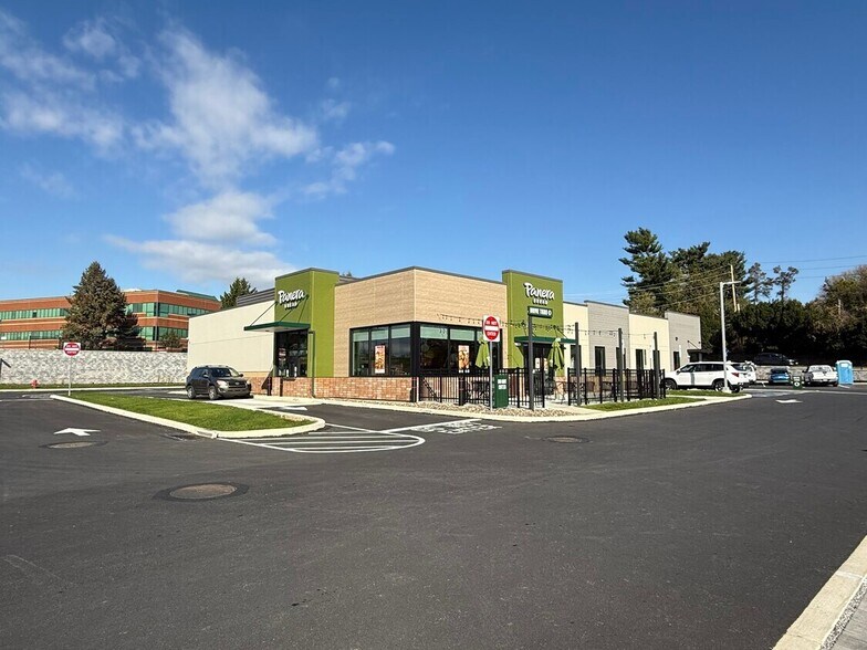 More Photos Of 703-715 Poplar Church Rd, Camp Hill General Retail For Sale