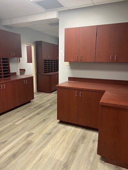 More Photos Of 5317 Fairmont St, Jacksonville Light Distribution For Lease