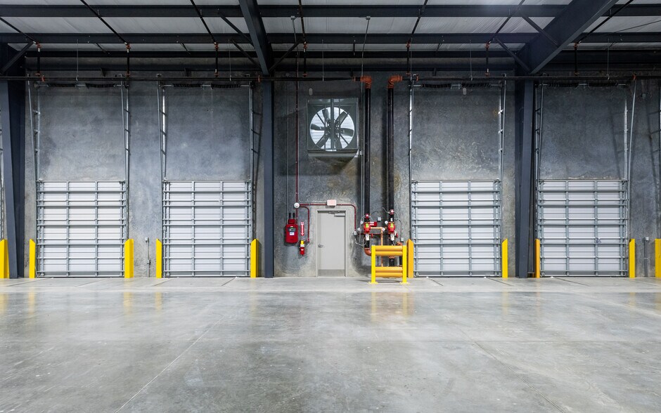 More Photos Of 421 Morgan Lakes Industrial blvd, Pooler Truck Terminal For Lease