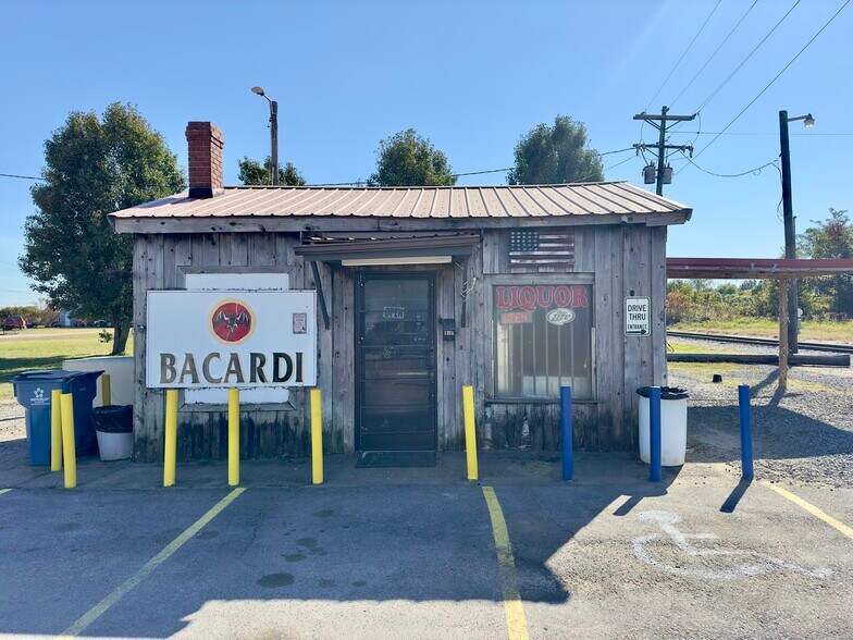 Primary Photo Of 1315 Church St, Tiptonville Convenience Store For Sale