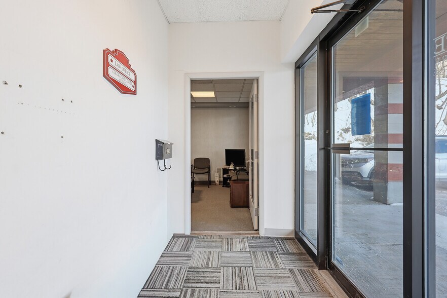 More Photos Of 381 N 9th Ave, Scranton Medical For Sale