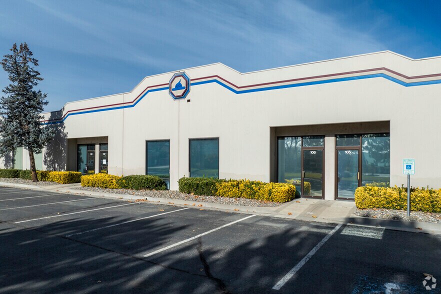 More Photos Of 1320 Freeport Blvd, Sparks Warehouse For Lease