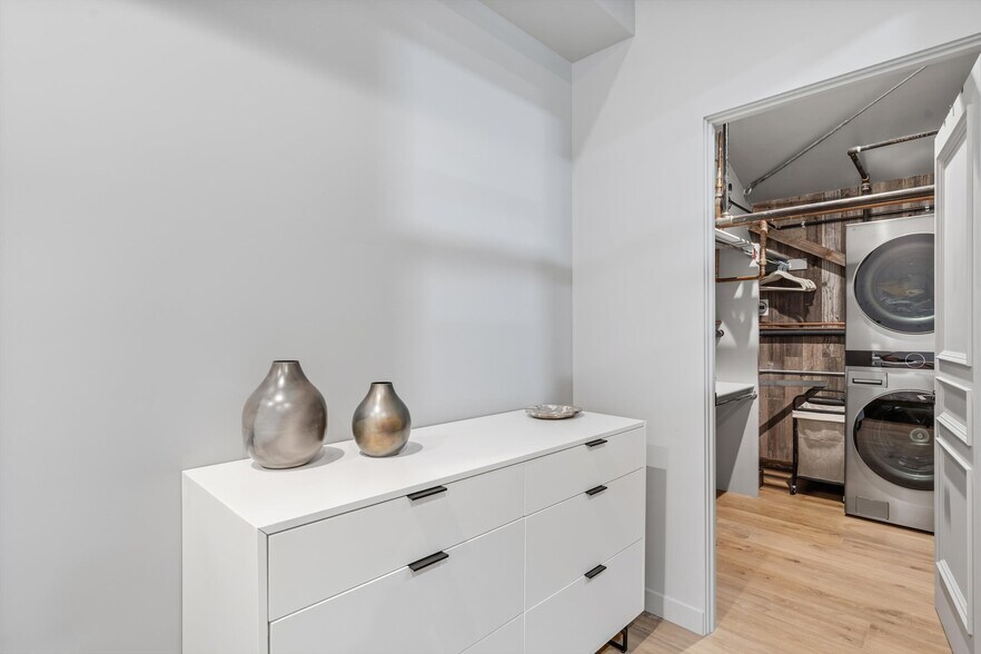 More Photos Of 1229 Grove St, Healdsburg Warehouse For Sale