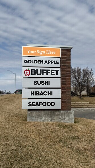 More Photos Of 9820 S 71st Plz, Papillion Storefront For Lease