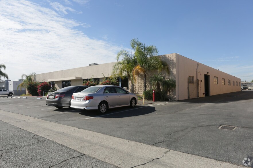 More Photos Of 749-751 N Coney Ave, Azusa Warehouse For Lease