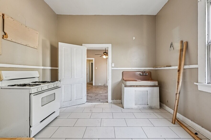 More Photos Of 906 Verret St, New Orleans Multifamily For Sale