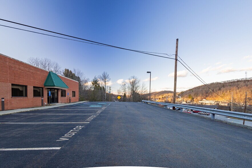 More Photos Of 120 Sunrise Ave, Honesdale Medical For Lease