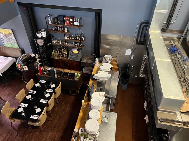 More Photos Of 1 W Main St, Clinton Storefront Retail Office For Lease